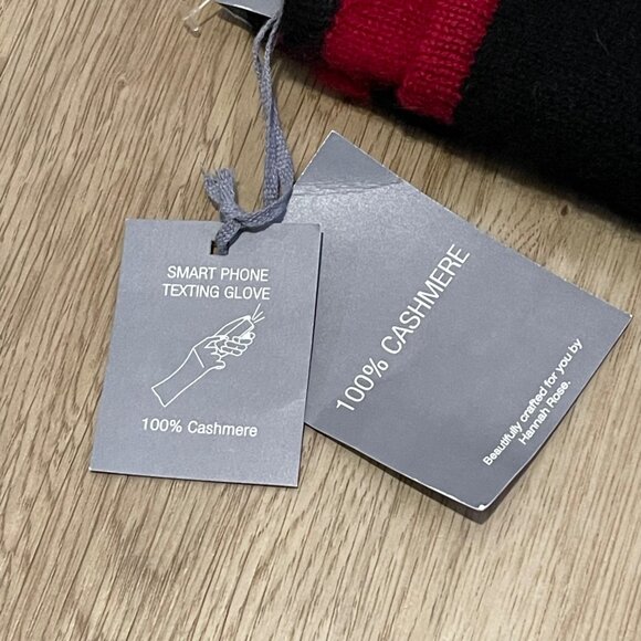 NWT Hannah Rose 100% Cashmere Convertible Gloves Red black New - Picture 4 of 5